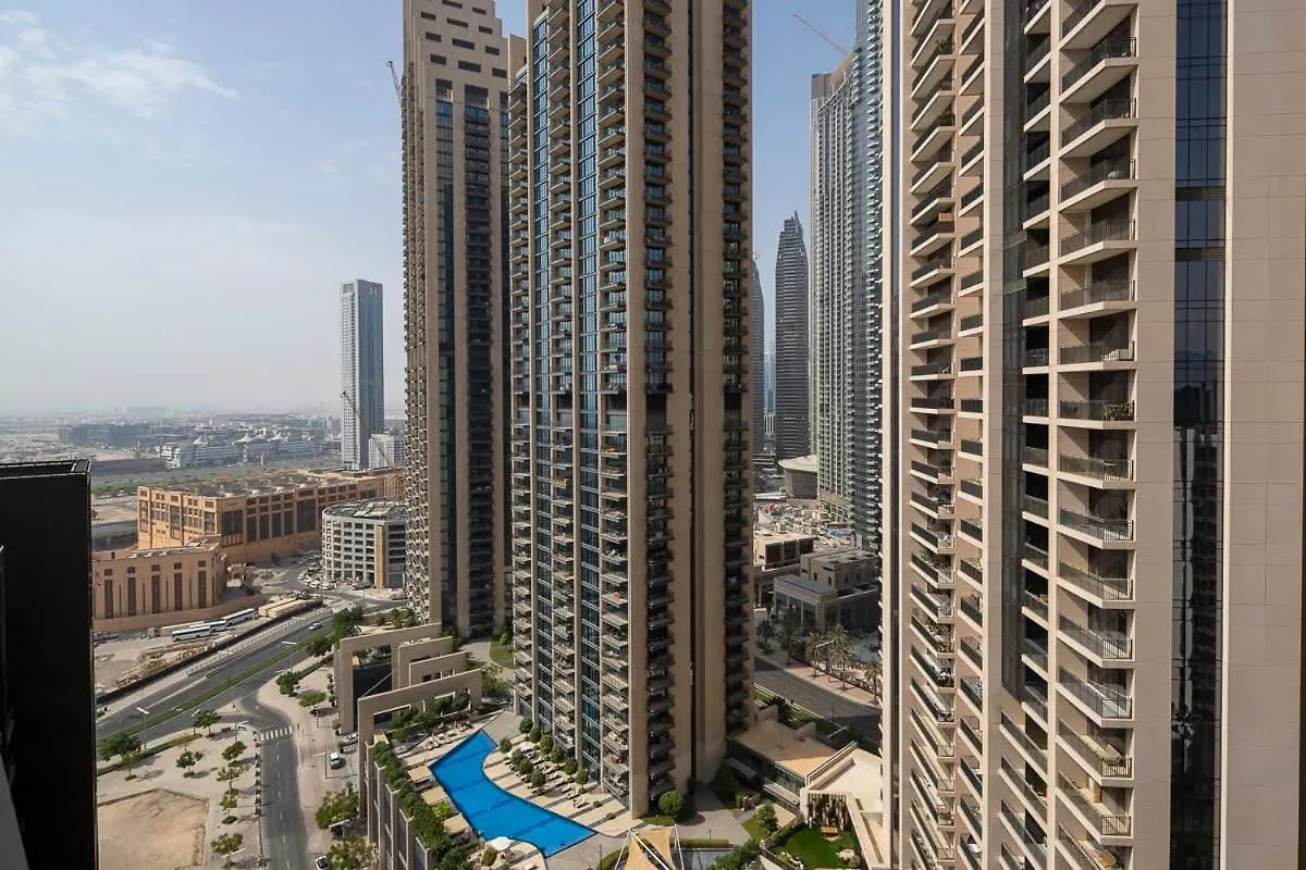 Frank Porter - 8 Boulevard Walk Apartment Dubai